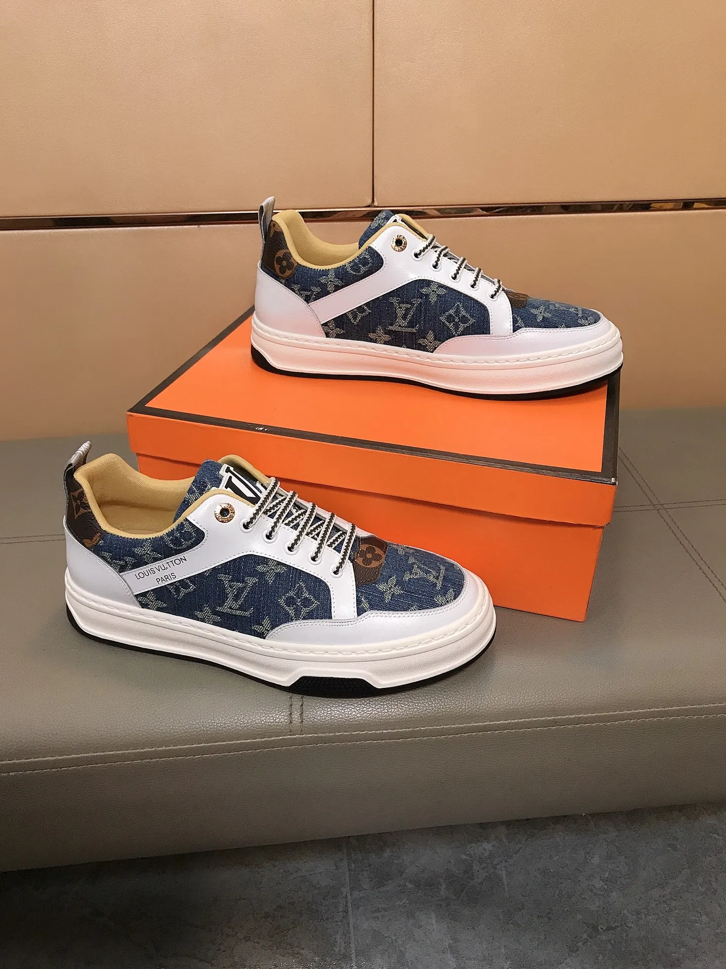 Ex-factory price 380🔥🆕Hot model [Louis Vuitton] LV🔝New Korean style casual men's shoes, high-end brand, the upper is made of Italian imported cowhide + brand printed fabric, and pigskin feet are made🔥, making walking more convenient and comfortable! Amazing work [color]! Create a fashionable personality to set off your uniqueness! A must-have for trendy men! Classic🔥Size: 38-44